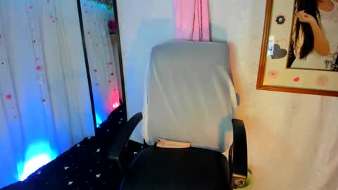 YELINA online show from November 18, 7:39 pm