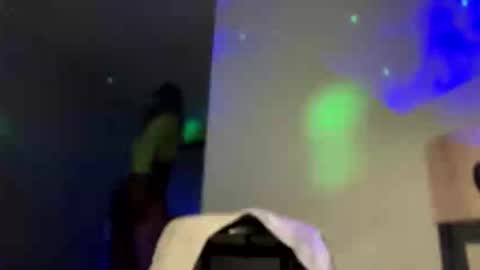 Ella Ts online show from October 20, 8:52 am