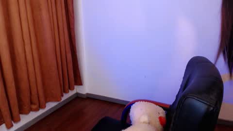 Snapshot of yen_bente chatting on September 17, 3:21 am Yen online show from September 17, 3:21 am
