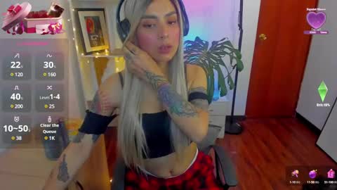 yeriawaddell  online show from January 10, 12:38 am