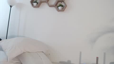 yesikacosta online show from February 17, 7:46 pm