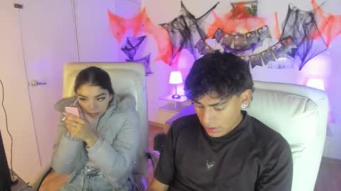 Snapshot of yiing_and_yang chatting on October 20, 11:48 am Yiing and yang online show from October 20, 11:48 am