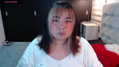 hii i am yini online show from May 20, 3:14 am