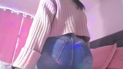 Snapshot of yinn_silver chatting on February 8, 2:05 pm Yiny online show from February 8, 2:05 pm