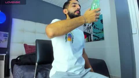 Yiyo online show from January 8, 4:18 am