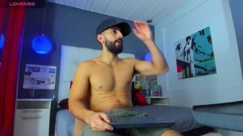 Yiyo online show from February 15, 8:46 am