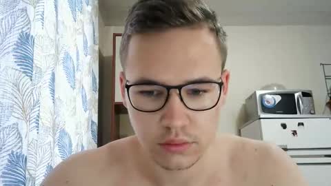 Yminoske online show from November 26, 3:48 am