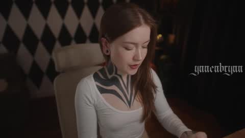 ynnenbrynn online show from November 6, 10:18 am