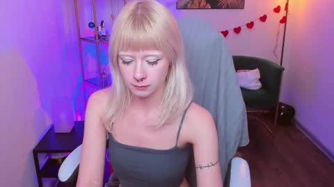 Yolandi online show from February 19, 3:55 pm