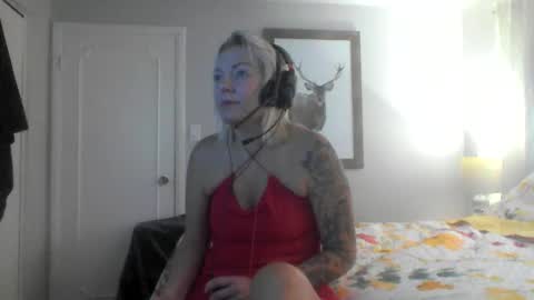 Snapshot of yogimilflover chatting on September 27, 10:07 pm Yogiblondebangme online show from September 27, 10:07 pm