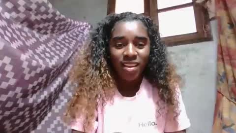 Snapshot of yolandrina05 chatting on September 13, 1:13 pm yolandrina05 online show from September 13, 1:13 pm