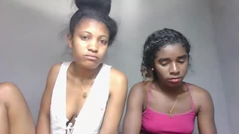 Snapshot of yolandrina05 chatting on September 21, 4:27 am yolandrina05 online show from September 21, 4:27 am