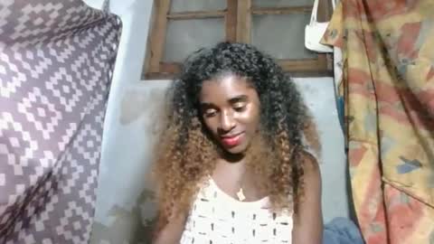 Snapshot of yolandrina05 chatting on September 17, 7:39 pm yolandrina05 online show from September 17, 7:39 pm