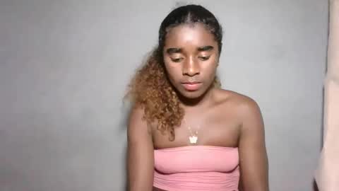 Snapshot of yolandrina05 chatting on October 10, 9:52 pm yolandrina05 online show from October 10, 9:52 pm