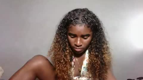 Snapshot of yolandrina05 chatting on October 12, 12:20 pm yolandrina05 online show from October 12, 12:20 pm