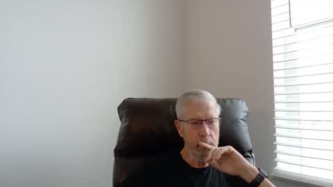 Colorado Guy Straight online show from November 18, 2:42 pm