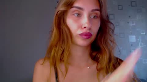 Amelia online show from July 8, 5:05 pm