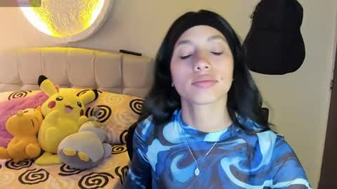 mia3 online show from April 10, 5:39 pm