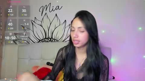 Snapshot of your_beck chatting on February 10, 1:24 am mia3 online show from February 10, 1:24 am