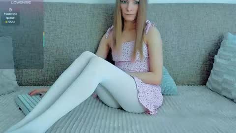 Lily online show from April 14, 5:22 am