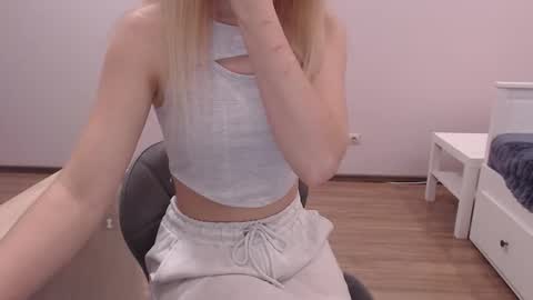 Snapshot of your_dream6996 chatting on October 6, 11:39 am your_dream6996 online show from October 6, 11:39 am