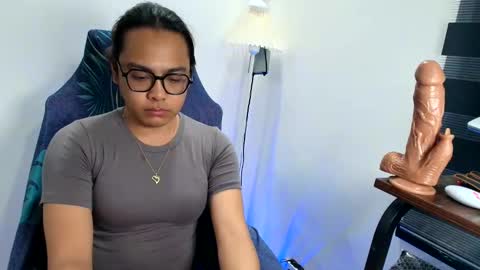 your_dreamgirlxxx69 online show from May 26, 7:58 am