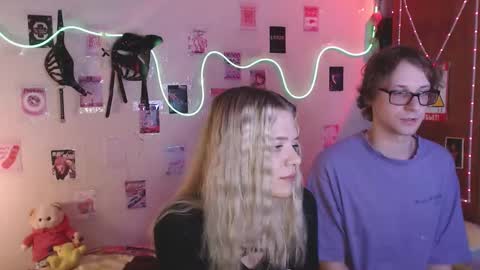 Snapshot of your_horny_friends chatting on October 6, 4:14 pm Your Horny Friends online show from October 6, 4:14 pm