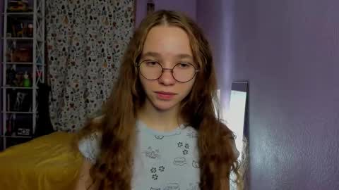 Snapshot of your_leslie chatting on October 25, 12:22 am Leslie online show from October 25, 12:22 am