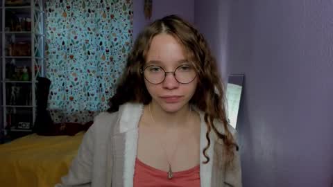 Snapshot of your_leslie chatting on October 3, 4:32 am Leslie online show from October 3, 4:32 am