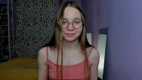 Snapshot of your_leslie chatting on March 6, 11:31 pm Leslie online show from March 6, 11:31 pm