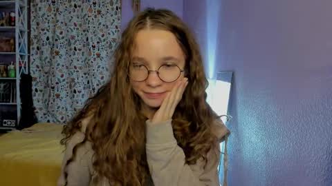 Snapshot of your_leslie chatting on September 23, 11:22 pm Leslie online show from September 23, 11:22 pm