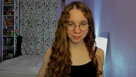 Snapshot of your_leslie chatting on September 10, 1:06 am Leslie online show from September 10, 1:06 am