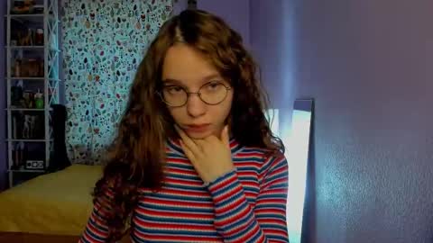 Snapshot of your_leslie chatting on November 1, 10:47 am Leslie online show from November 1, 10:47 am