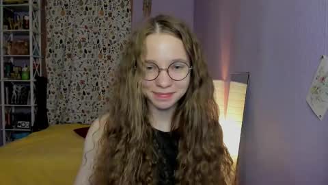 Snapshot of your_leslie chatting on September 15, 2:13 am Leslie online show from September 15, 2:13 am