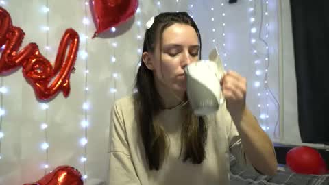 Meri  online show from February 14, 10:12 pm