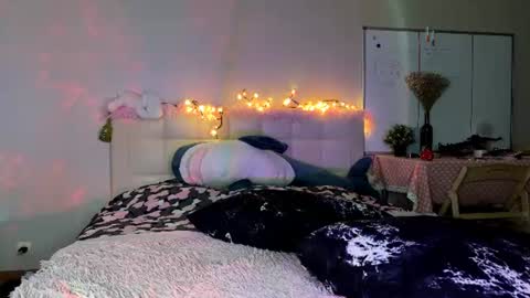 Anya online show from July 4, 7:50 pm