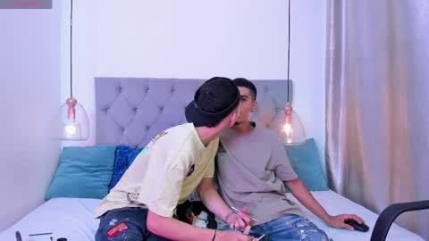 Angel online show from April 8, 12:30 pm