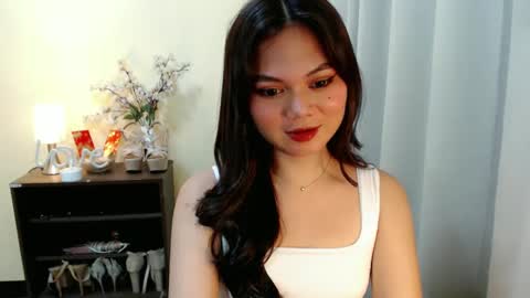 Snapshot of yourangelictransgirl chatting on February 21, 1:11 pm Hi its me Yna online show from February 21, 1:11 pm