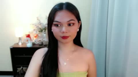 Snapshot of yourangelictransgirl chatting on March 6, 12:19 pm Hi its me Yna online show from March 6, 12:19 pm