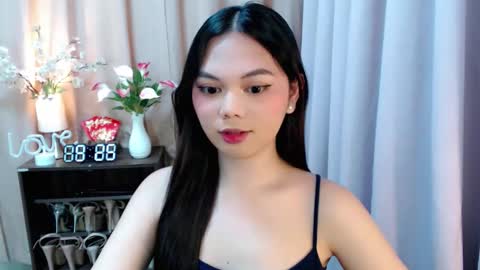 Snapshot of yourangelictransgirl chatting on September 20, 1:25 pm Hi its me Yna online show from September 20, 1:25 pm