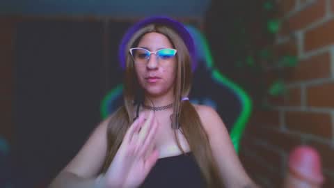 Val Honey online show from April 26, 7:22 pm