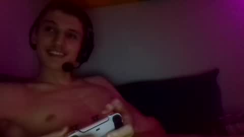 yourbitch1762 online show from December 6, 8:23 pm