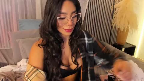 Snapshot of yourcutemolly chatting on February 26, 8:28 am Selena online show from February 26, 8:28 am