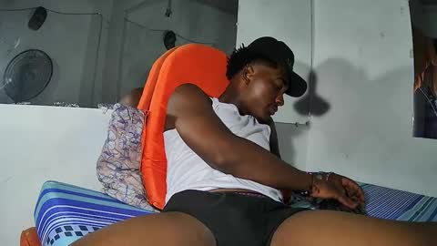 Yourdaddy2005 online show from March 17, 2:49 am