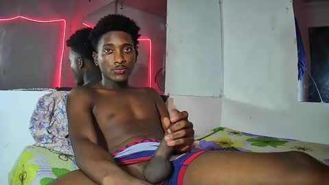 Yourdaddy2005 online show from February 26, 7:34 am