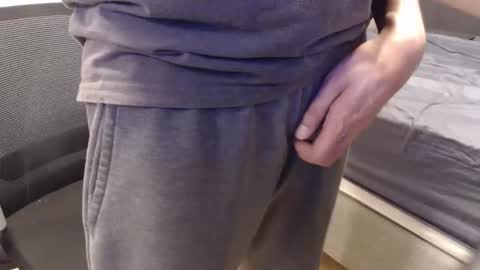 hornyedging online show from April 8, 10:46 pm