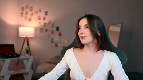 Chloe online show from October 14, 9:40 pm