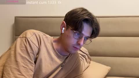 Chris online show from September 28, 8:23 am