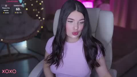 L O L A online show from March 8, 7:01 am