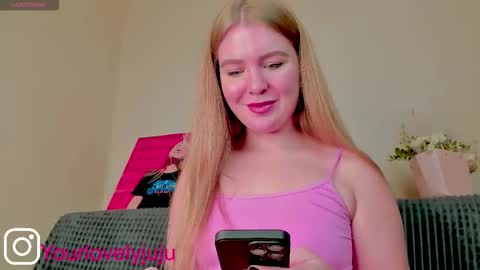 Snapshot of yourlovelyjul chatting on September 16, 6:22 pm Julia 3 online show from September 16, 6:22 pm